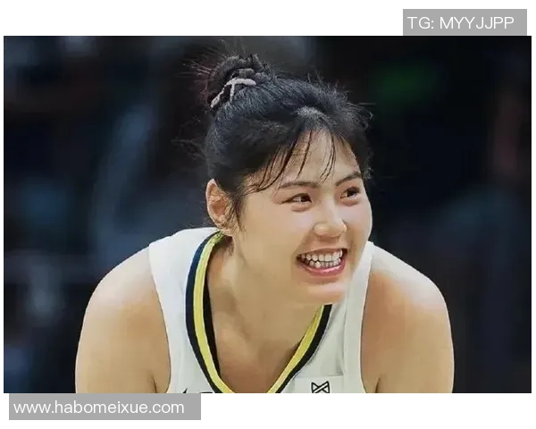 更衣室里的“沉默艺术”:那些不容撕破的微妙界限